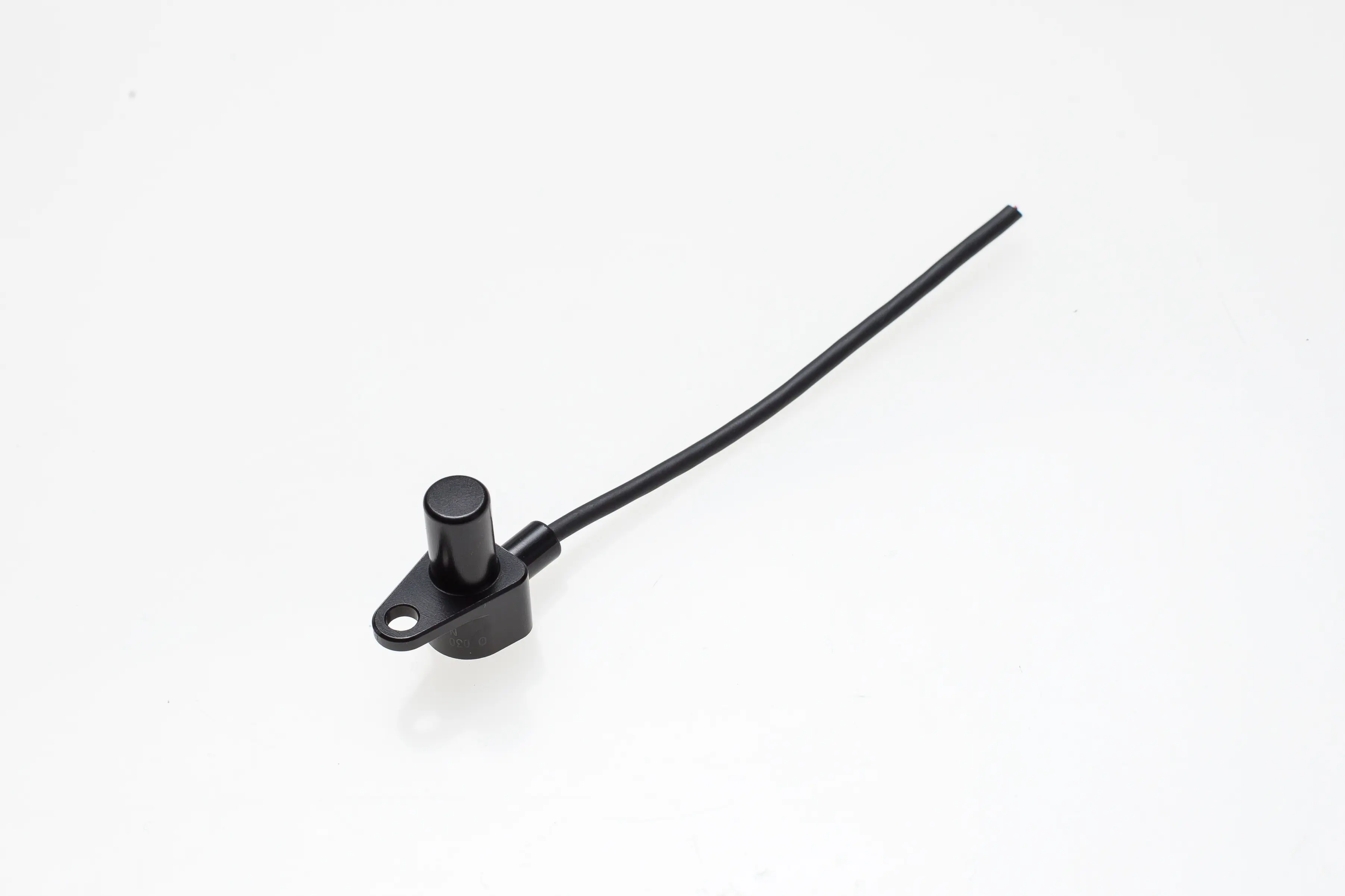 LHE position sensor with integrated cable and optional shaft